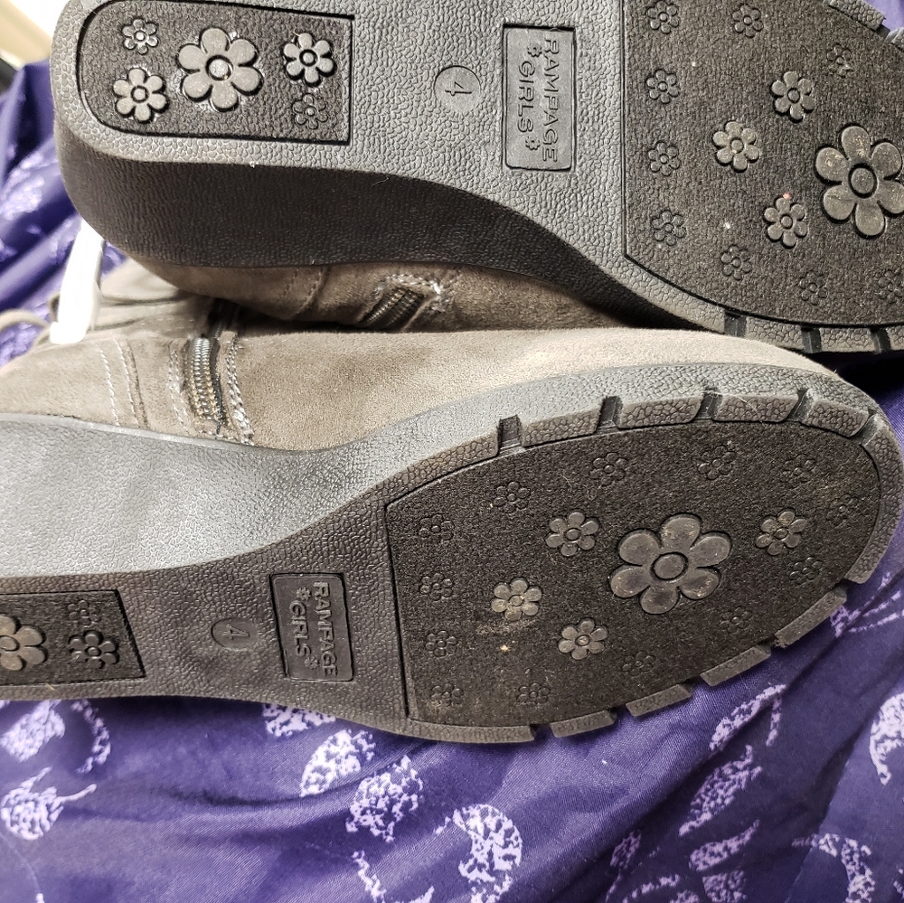 Boots - Picture 3 of 4